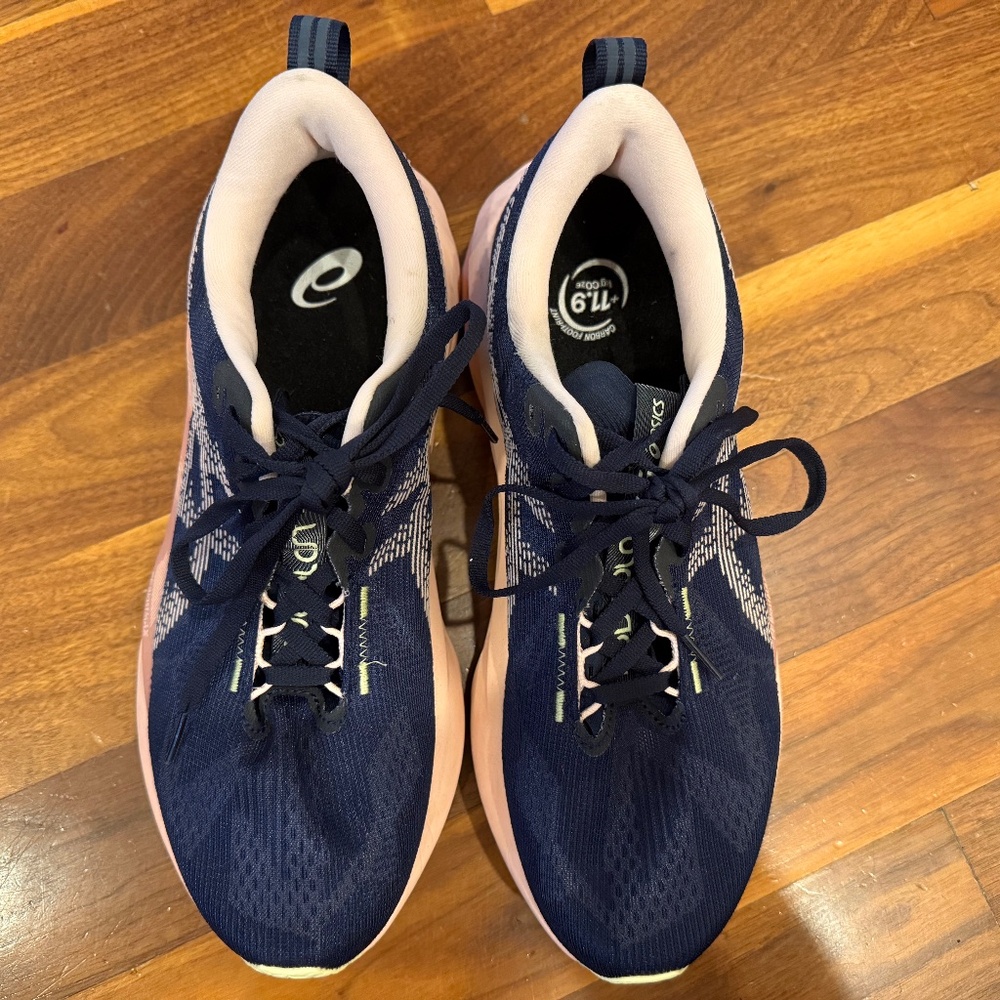 ASICS Novablast 5 (W10)